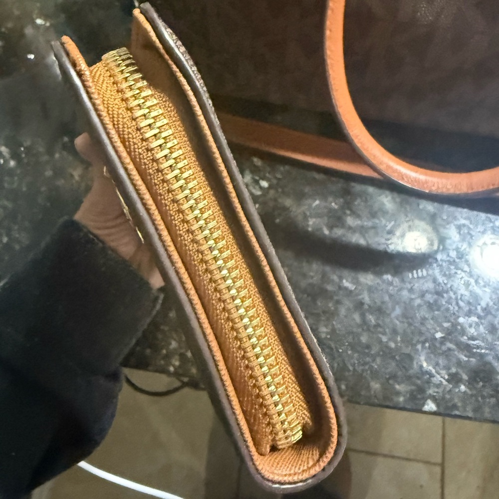 NWT MK Large Hamilton purse with matching wallet - Picture 4 of 11